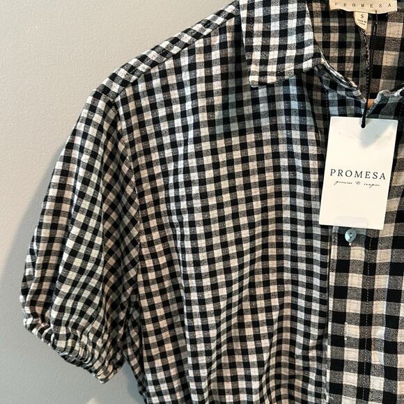 Promesa Small Carefree Heart Cropped Gingham Button-Up Shirt - Picture 4 of 8